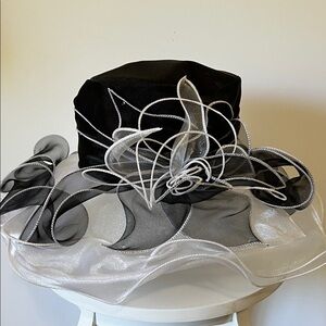 Elegant YidingCo Black and White Women's Derby Hat